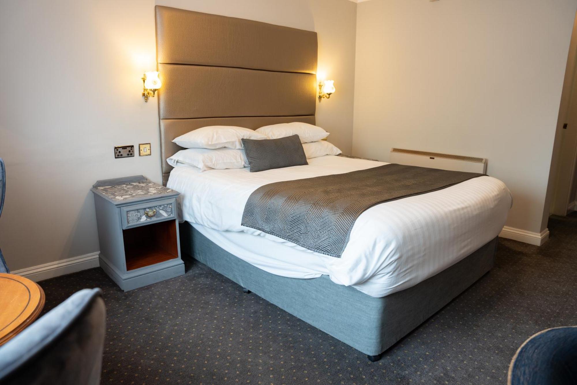 The Pear Tree Inn & Country Hotel Hindlip 외부 사진